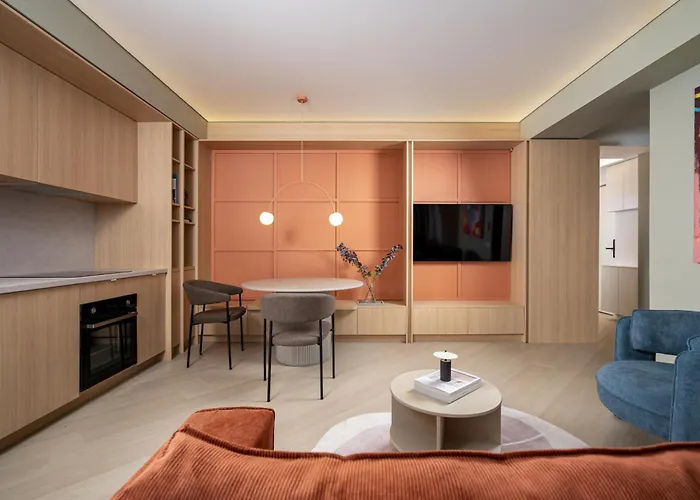 North By Urbanesq Cortina M Бухарест